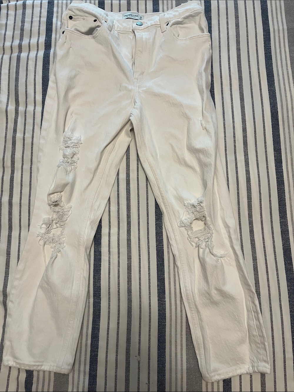 Abercrombie & Fitch White Distressed Cropped Jeans